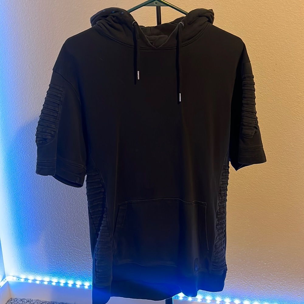 Men’s Medium Black Sweater Shirt